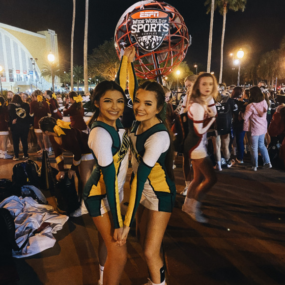 Meet your Posher, Tiffani - Picture 1 of 1